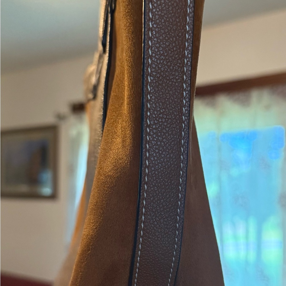 SOLD—Nine West Tan Structured Tote with faux leather Gold Accents- EUC - Picture 6 of 14